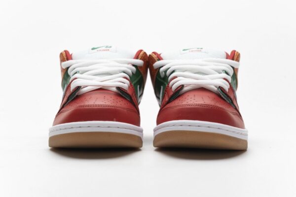 CZ5130-600 7-Eleven x Nike SB Dunk Low - Image 5
