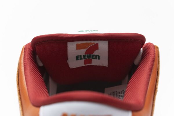 CZ5130-600 7-Eleven x Nike SB Dunk Low - Image 13